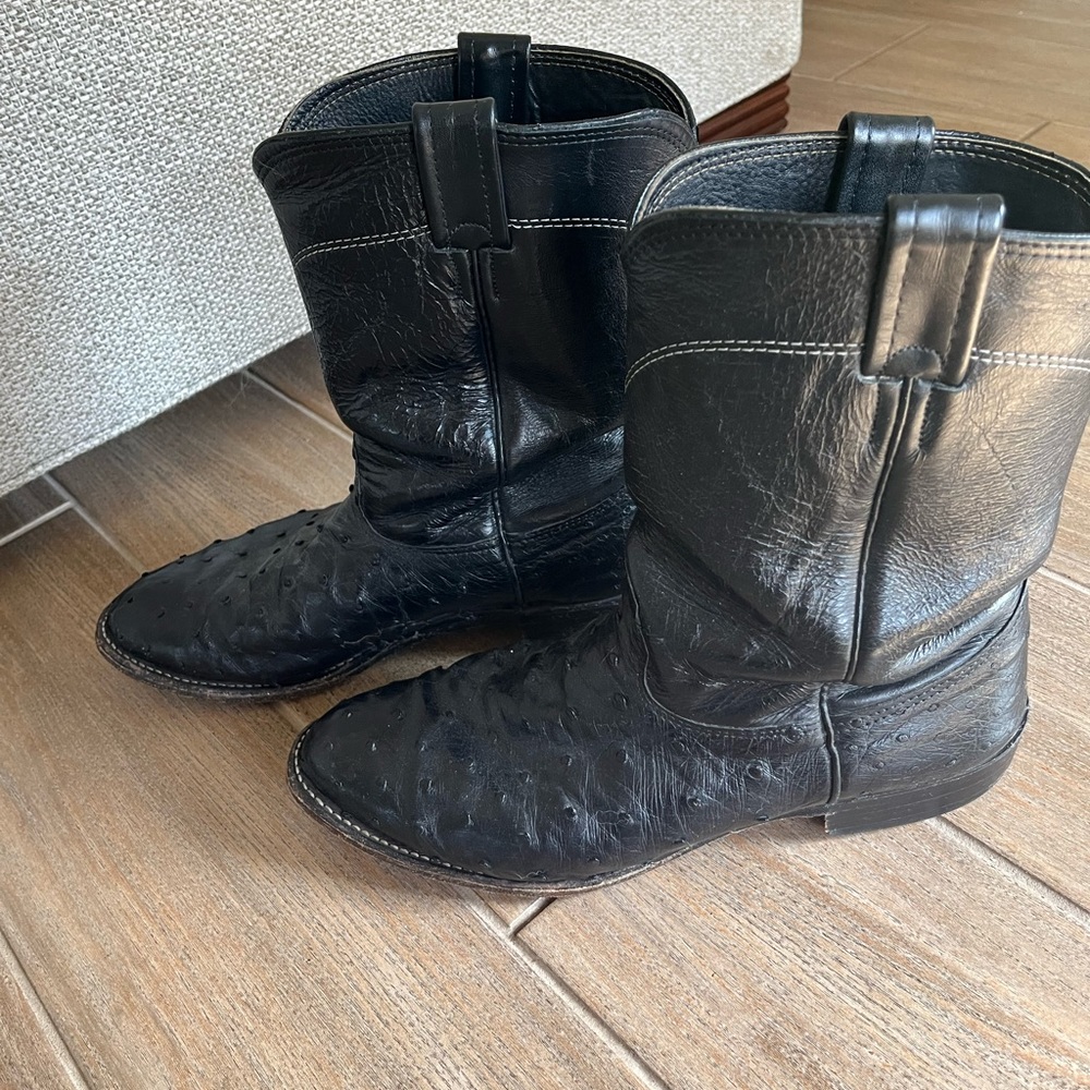 Black Larry Mahan ostrich men’s boots. 10.5 d